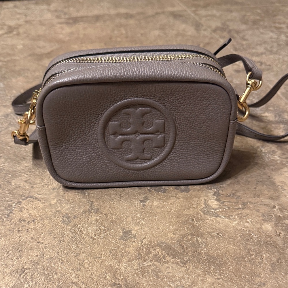 Tory Burch Taupe Pebbled Leather Double-Zip Crossbody Bag NEW